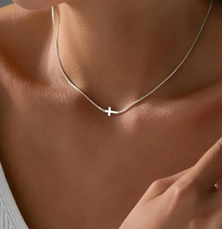 💖 PureGrace™ Cross Necklace (Gold & Silver)